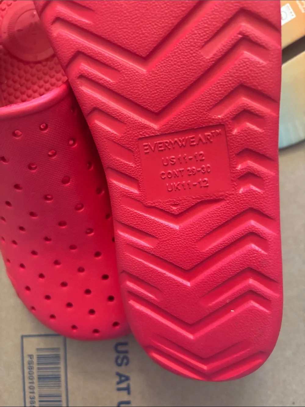totes bright red